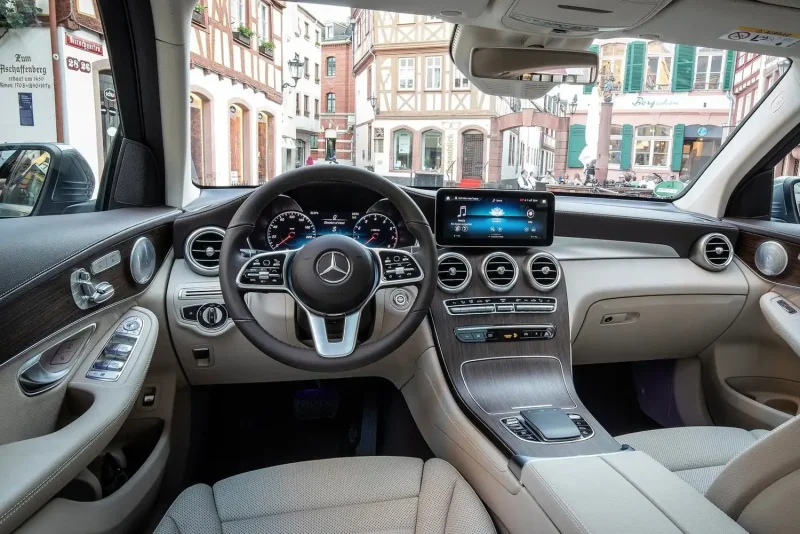 Mercedes Benz GLC 2020 салон