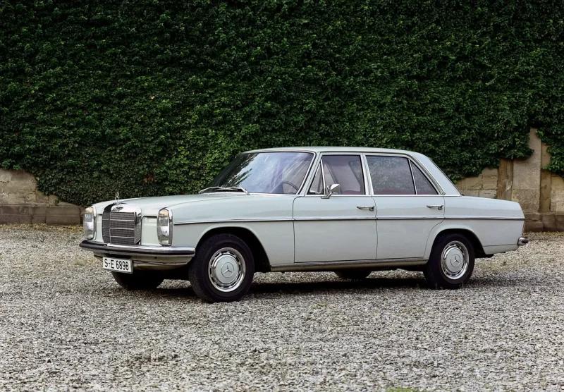 Mercedes-Benz w115 200