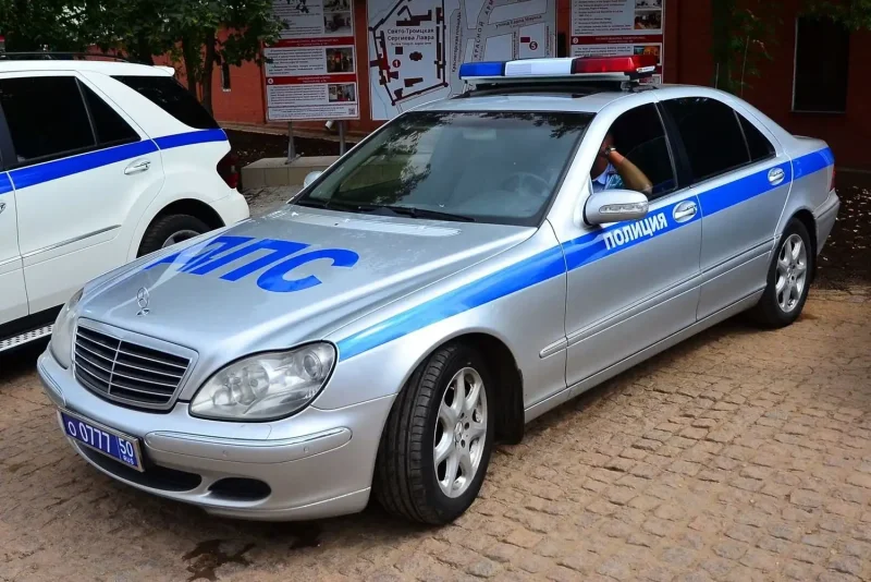Машина полиция Мерседес w140