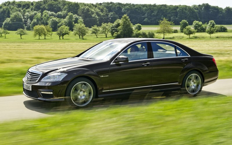 Mercedes Benz s class w221 AMG