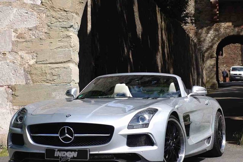 Mercedes SLS[18