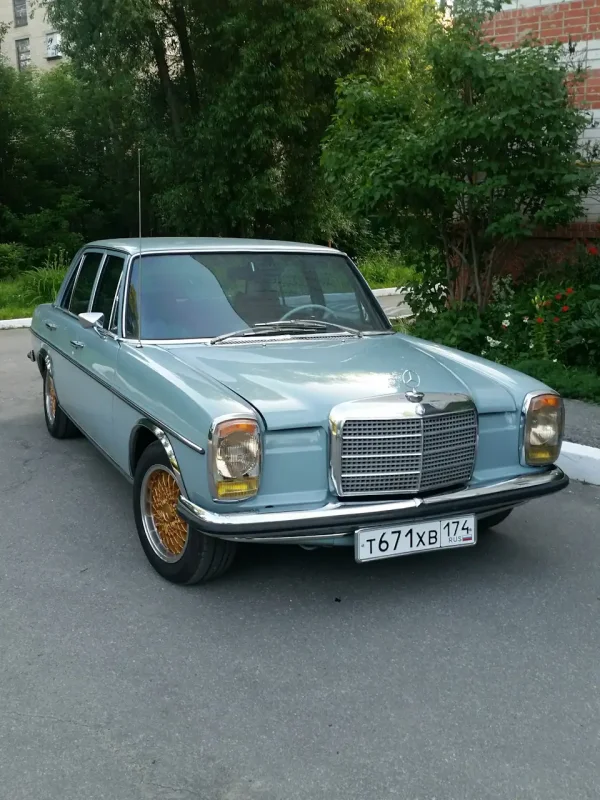 Mercedes-Benz w115