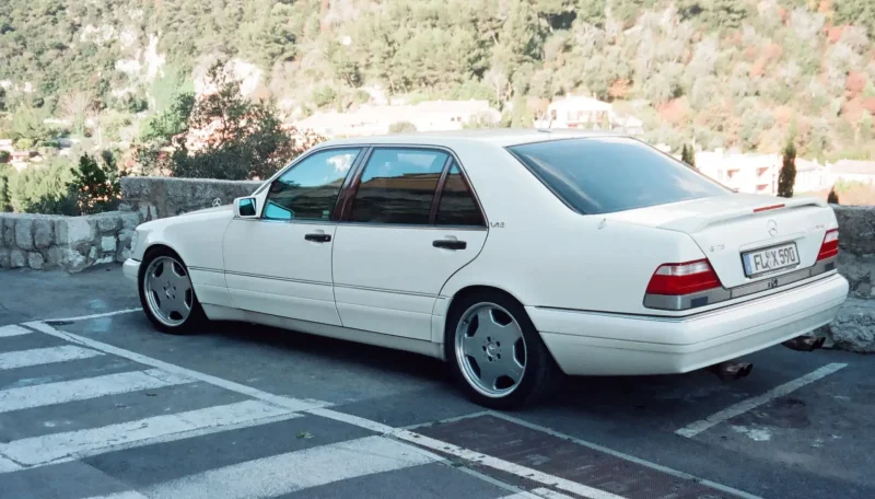 Mercedes-Benz w211