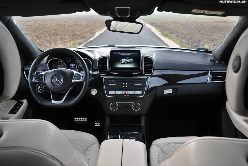 Mercedes Benz GLA Coupe 2022 салон