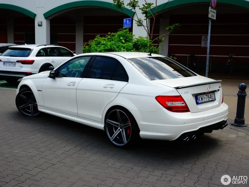 Мерседес w204 AMG 63