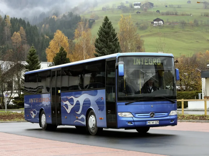 Автобус Mercedes-Benz o550
