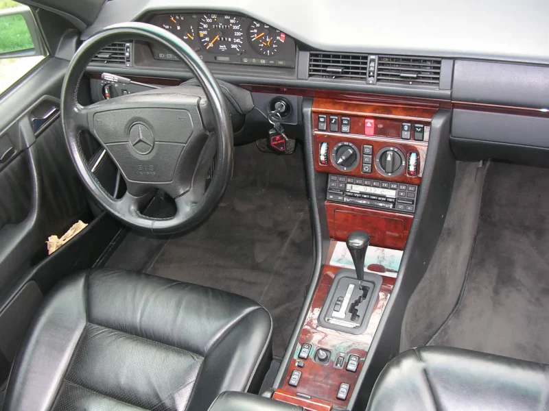 Mercedes Benz e class w124 салон