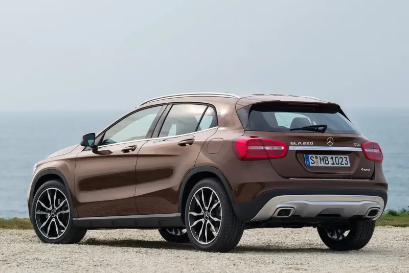 Mercedes Benz GLA-class x156