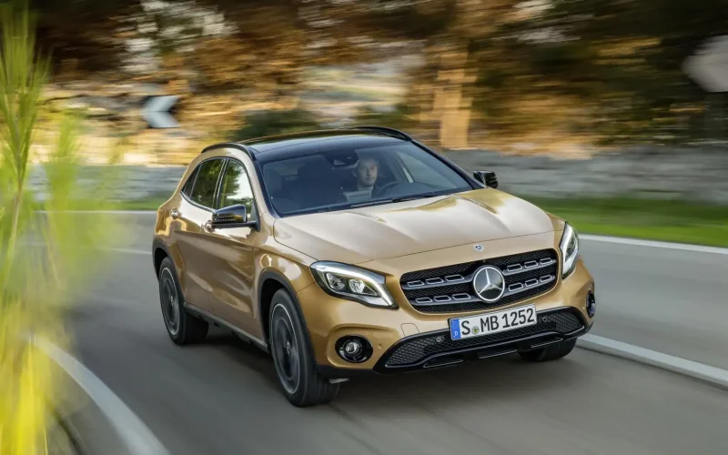 Mercedes-Benz GLA 220