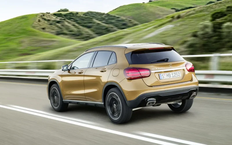 Mercedes-Benz GLA 220