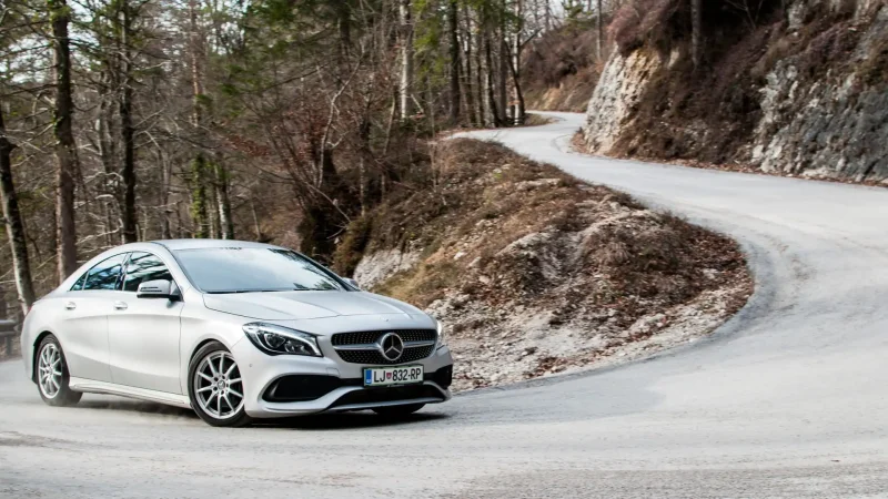 Mercedes Benz CLA 200 Wallpapers