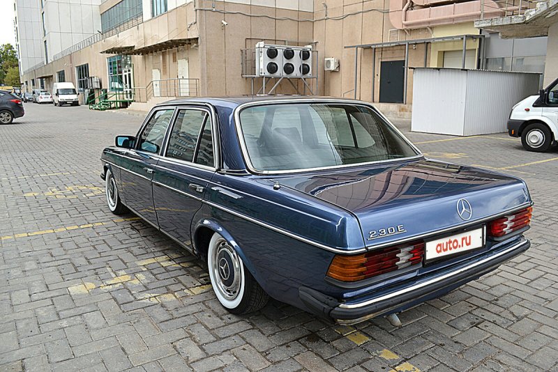 Mercedes-Benz w123 230