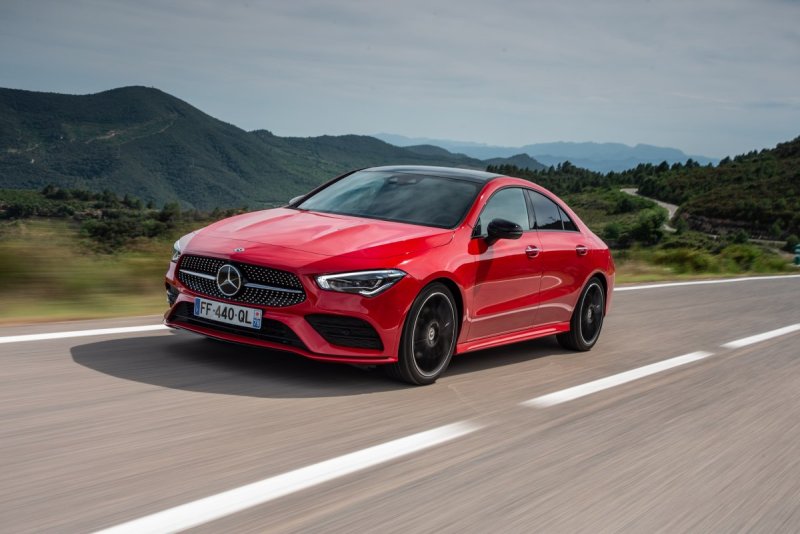 Mercedes Benz CLA 200 AMG