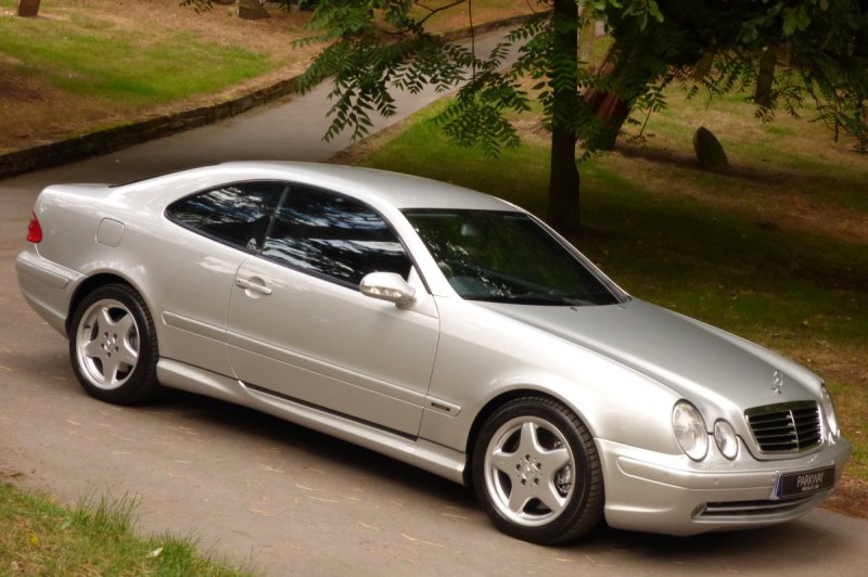 W208 Mercedes r19