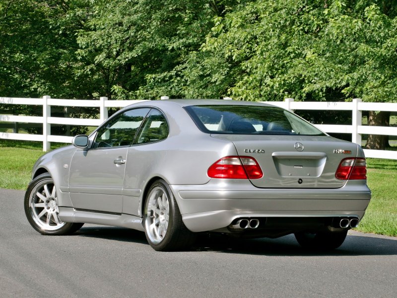 Mercedes-Benz w208