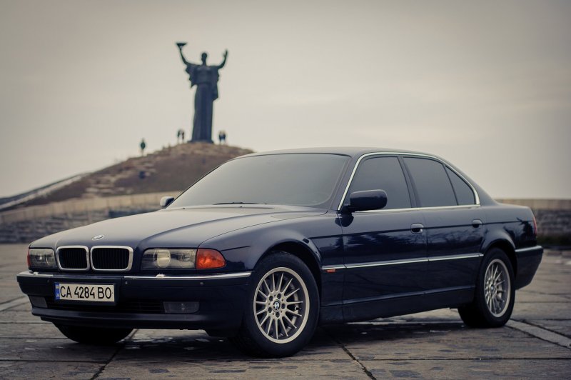 БМВ 7 е38