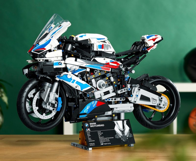 Лего мотоцикл BMW s1000rr