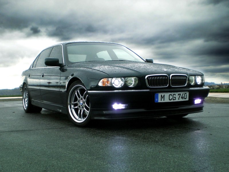 BMW e38 740i