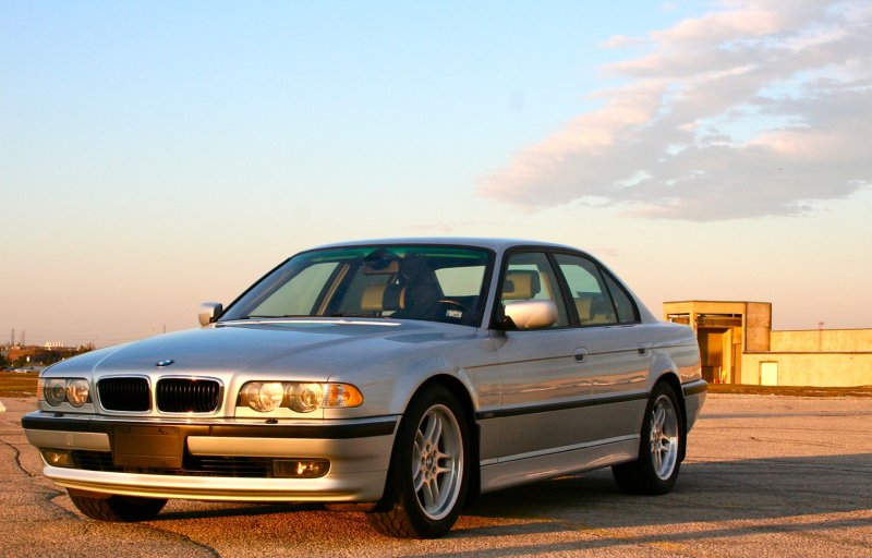 BMW 7 e38 740i