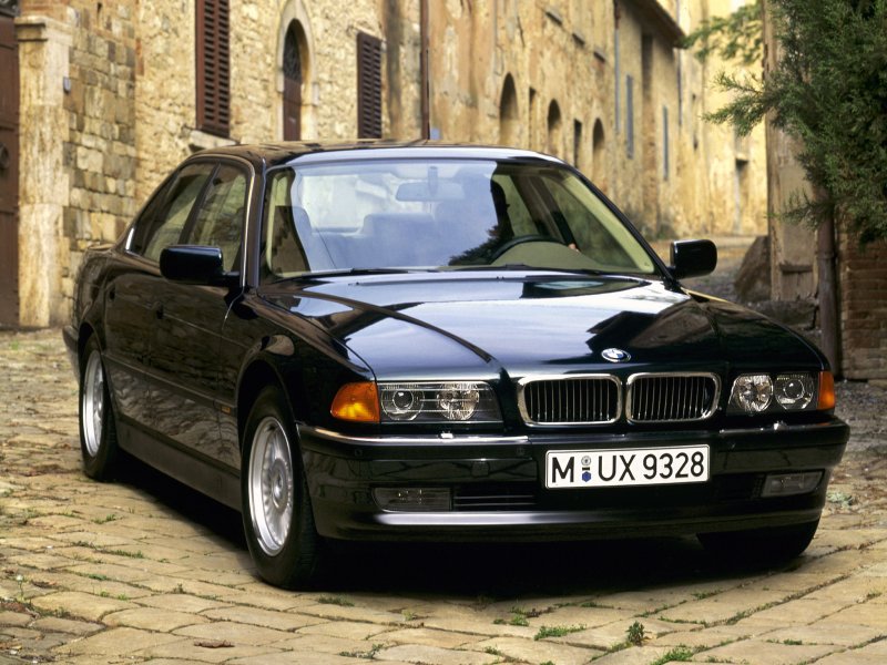 BMW 750 e38