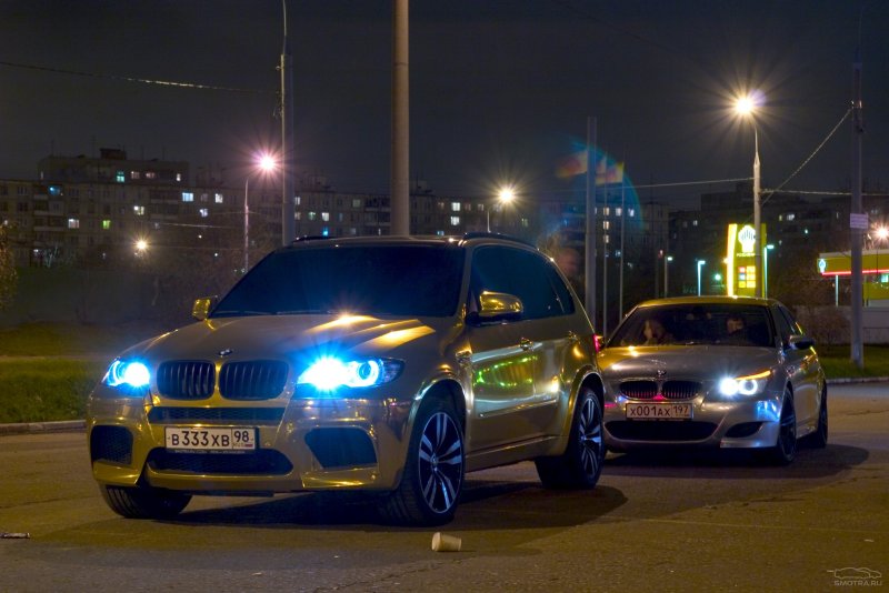 BMW x5m ночью