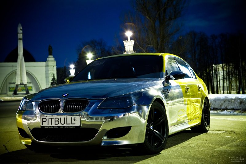 BMW m5 Gold