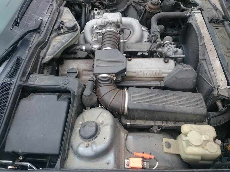 BMW 7 e32 v16