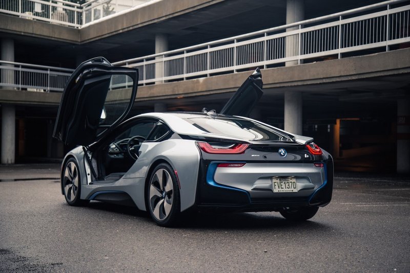 BMW i8 narxi