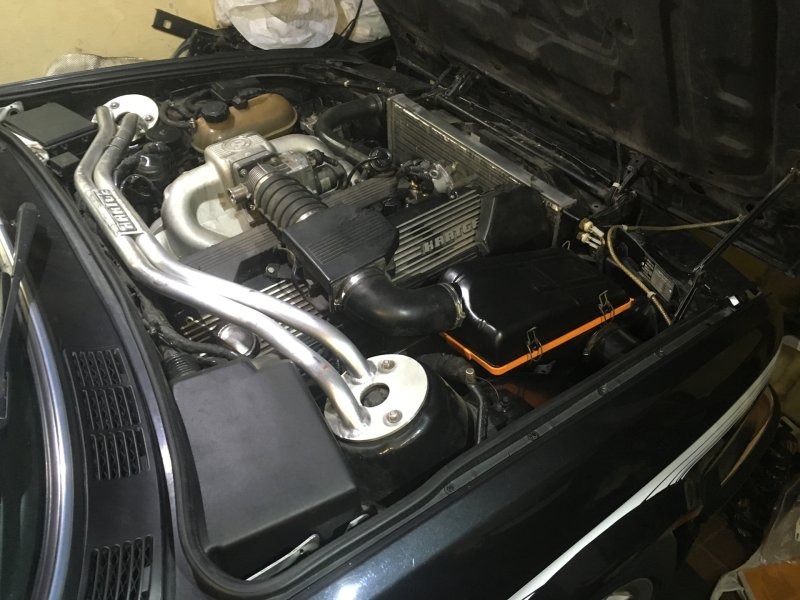BMW e32 v12 750
