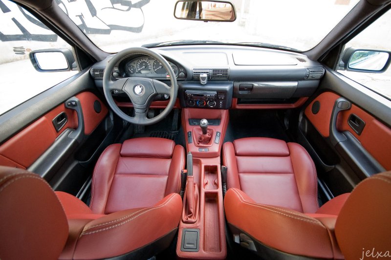 BMW e36 Compact салон