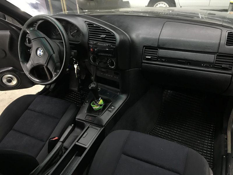 BMW e36 Saloon