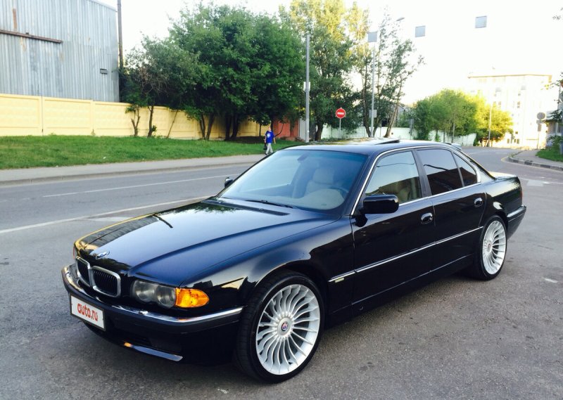 BMW 7 e38 740i