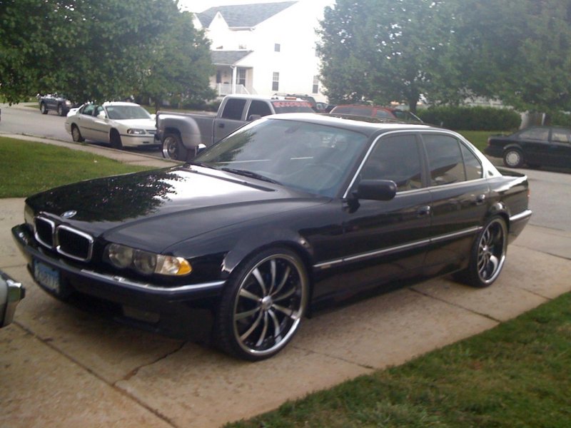 BMW 7 Series 2001