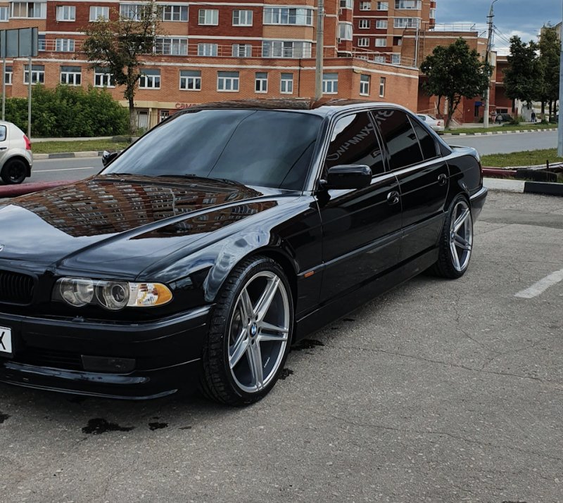 BMW 7 1999