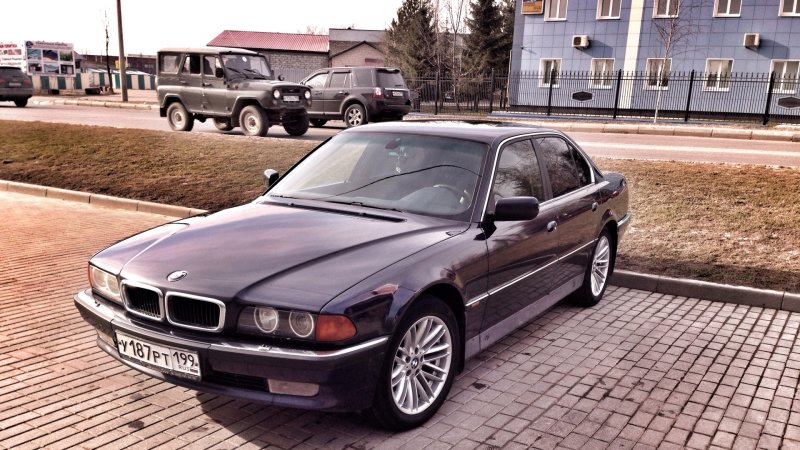 BMW 7 Series 1999