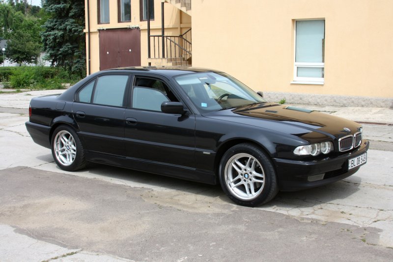 БМВ 7 серии 2000