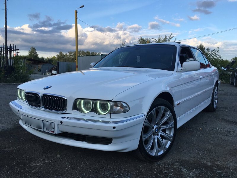 БМВ 7 серии 2000