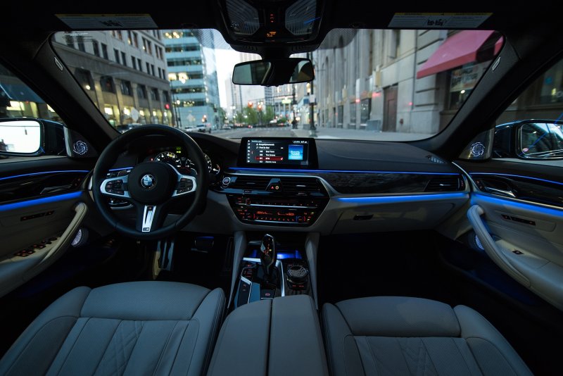 BMW m5 f90 салон подсветка