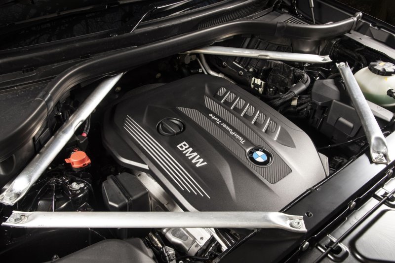 BMW g30 под капотом
