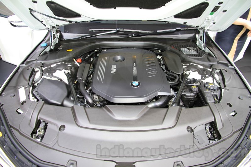 BMW 8 мотор