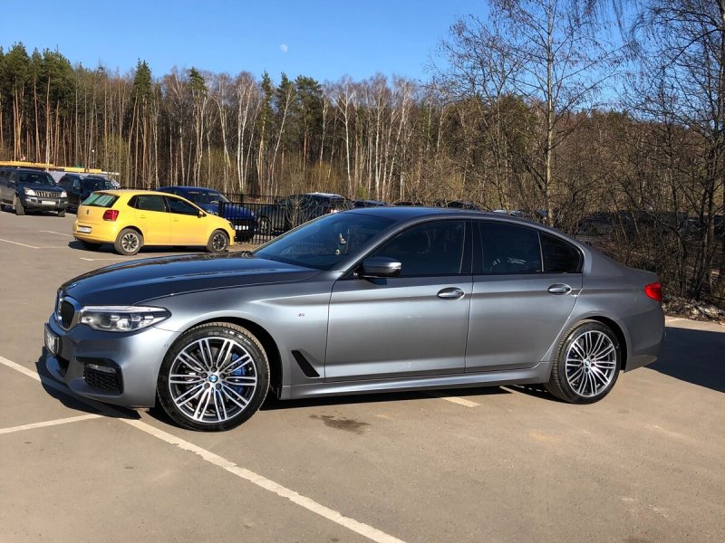 BMW 5 g30 серый мат