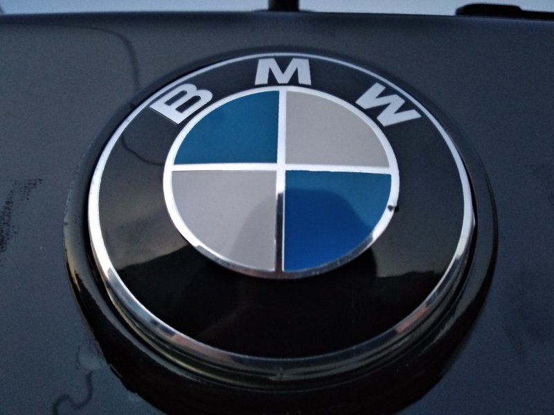 Эмблема крышки багажника BMW f44