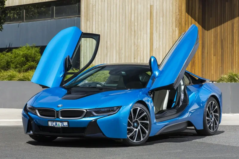 Спортивная БМВ i8