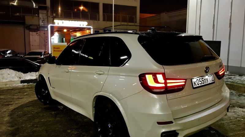 BMW x5 f15 белая с черной крышей