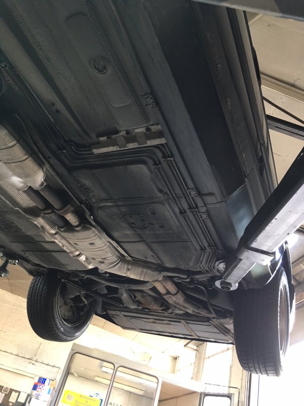 BMW 730 снизу