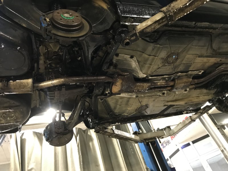 Днище BMW 3 вид снизу