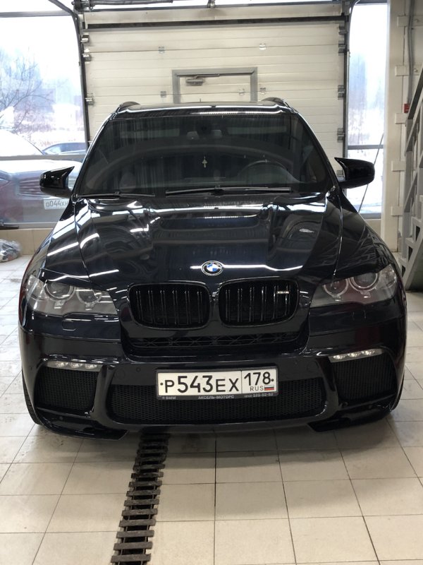 BMW x5m e70 Blue