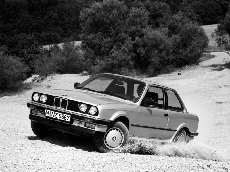 BMW e30 седан