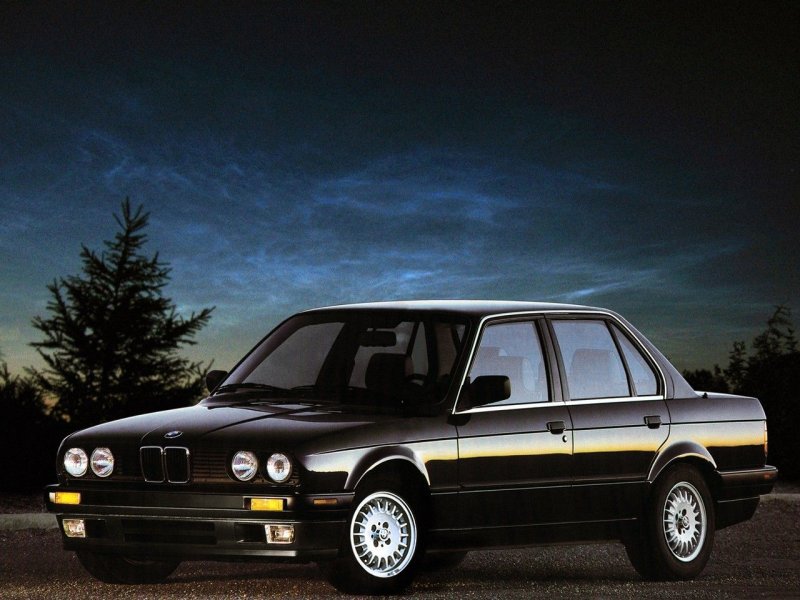BMW e30 черная седан