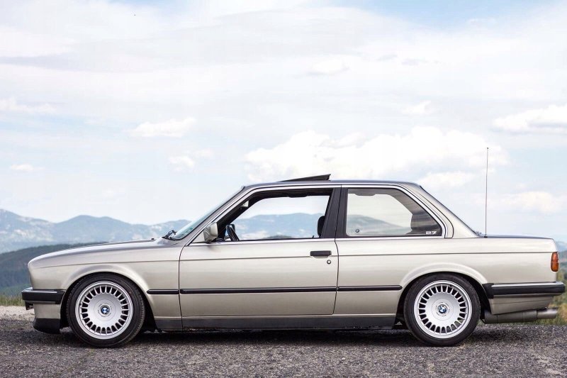 BMW 3 e30 седан